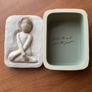 Willow Tree small trinket box, Serenity 2004. Lordi